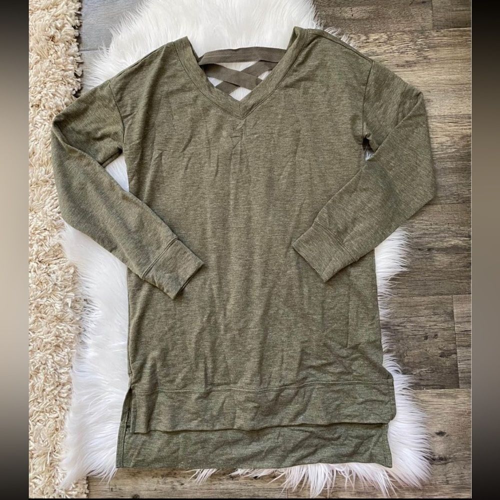 DEL NEW WITH TAGS WOMENS MAURICES TOP SIZE XS